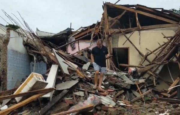 Tanah Bergerak di Padalarang Bandung Barat, 3 Rumah Ambruk dan Belasan Rusak Parah