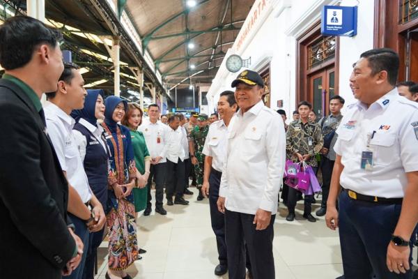 Menko Polkam Cek Bandara dan Stasiun Yogyakarta, Pastikan Pelaksanaan Mudik Aman 