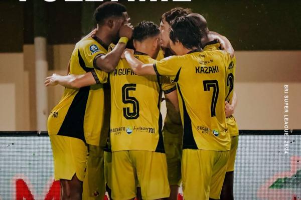 Debut Manis Imran Nahumarury! Semen Padang Tumbangkan PSBS Biak 2-0