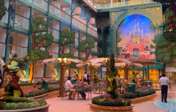 Imagination garden di Disney Adventure. (Foto: iNews.id/Puti Aini Yasmin)