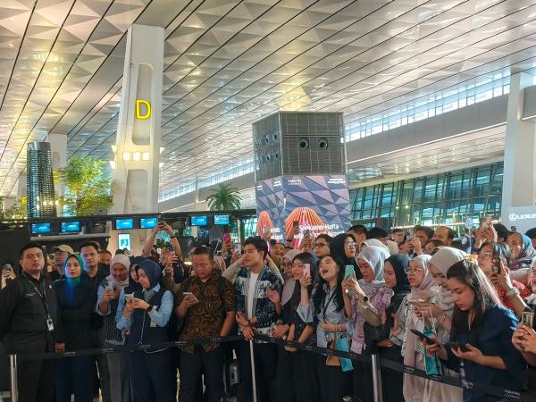 Penonton konser Juicy Luicy di Bandara Soetta. (Foto: Mei Sada Sirait)