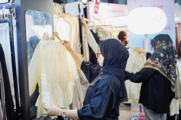 Tips membeli baju Lebaran agar selalu nyaman dipakai. (Foto: Istimewa)