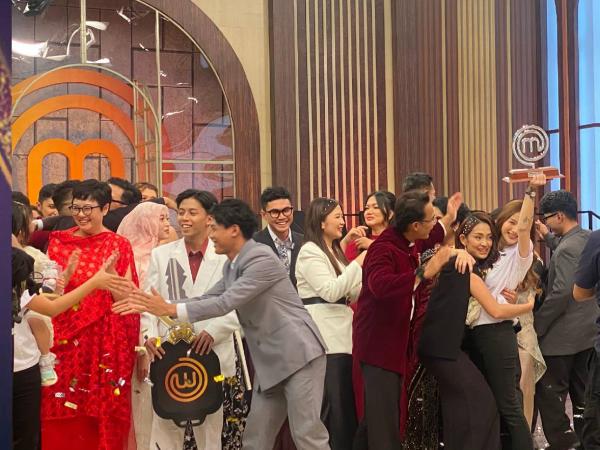 Momen kemenangan Stephanie MasterChef Indonesia Momen kemenangan Stephanie di MasterChef Indonesia season 13. (Foto: Mei Sada Sirait)
