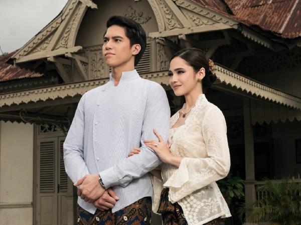 El Rumi dan Syifa Hadju prewedding di Keraton Solo. (Foto: Instagram)