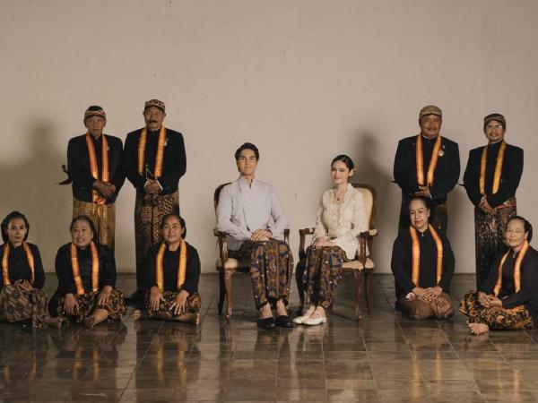 Syifa Hadju dan El Rumi El Rumi dan Syifa Hadju prewedding di Keraton Solo. (Foto: Instagram)
