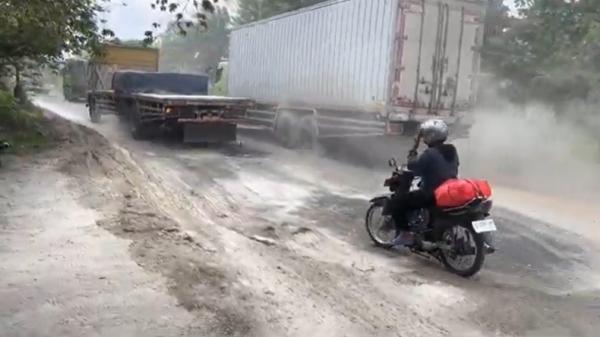 Waspada! Bahaya Intai Pemudik, Jalur Lingkar Selatan Tuban Rusak Parah