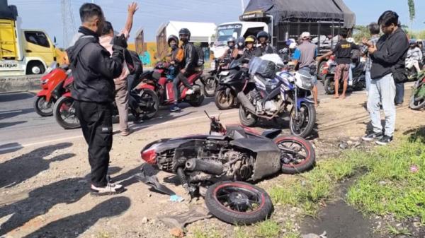 Truk Tronton dan 5 Motor Pemudik Kecelakaan Beruntun di Jalur Pantura Cirebon