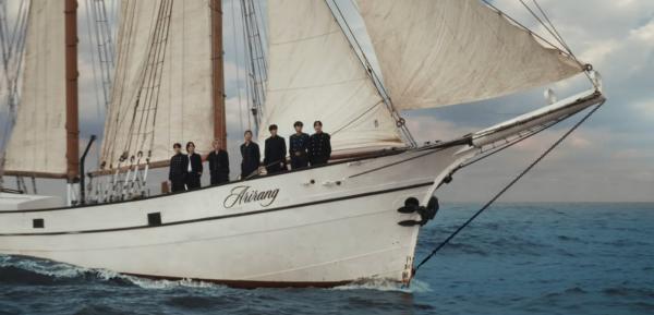 Salah satu scene di dalam MV Swim by BTS. (Foto: Youtube)