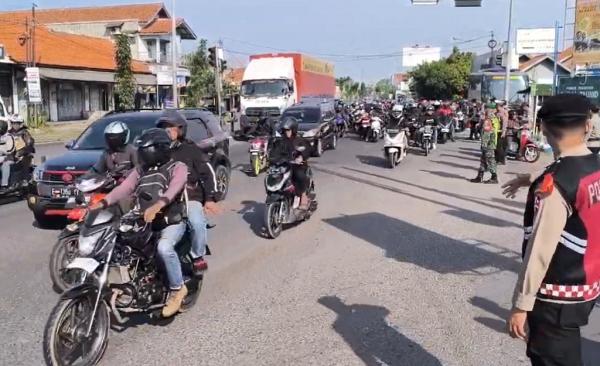 H-1 Lebaran, Ribuan Pemudik Motor Masih Padati Jalur Pantura Cirebon