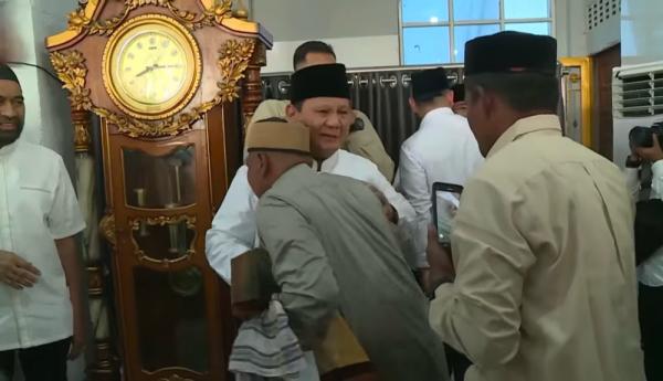Prabowo Halalbihalal Bersama Warga Aceh Tamiang, Warga Antre Salaman