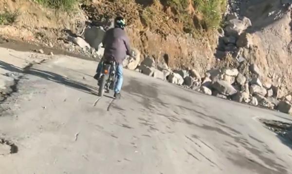 Tebing Malalak Longsor, Jalur Alternatif Padang-Bukittinggi Ditutup bagi Pemudik