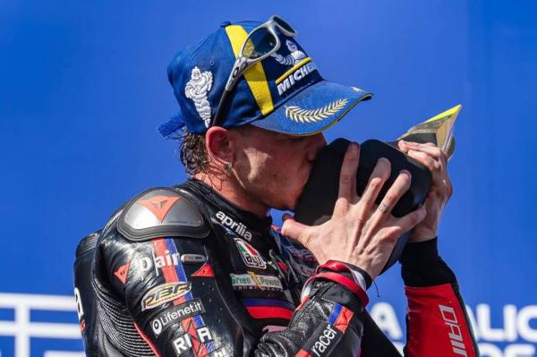 Pesan Rahasia Valentino Rossi Bikin Marco Bezzecchi Menggila di MotoGP Brasil 2026, Juara Tanpa Tanding!