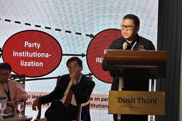 Hasto PDIP Bicara di Forum CALD, Tekankan Institusionalisasi Kunci Ketahanan Partai