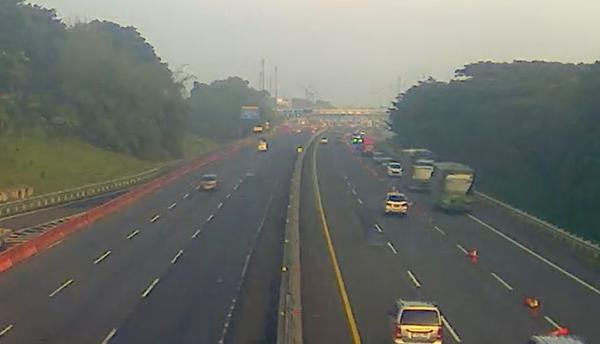 Puncak Arus Balik Gelombang 2, Contraflow Diterapkan di Tol Japek Pagi Ini