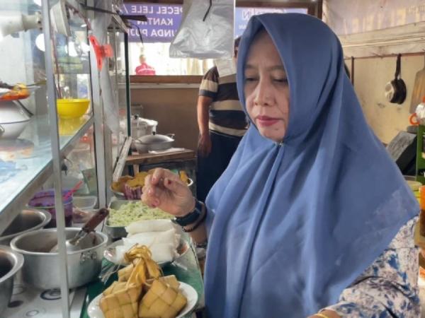 Kisah Inspiratif Bude Puji Penjual Nasi di Pelabuhan Bakauheni yang Suka Berbagi, Menyentuh Hati