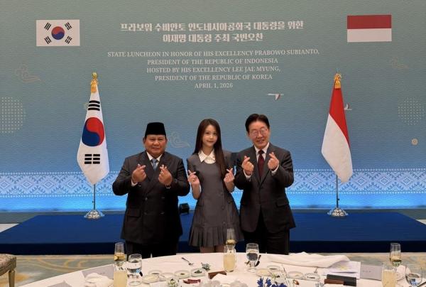 Viral Carmen Hearts2Hearts Ketemu Prabowo dan Lee Jae Myung di Blue House, Fotonya Gemas!