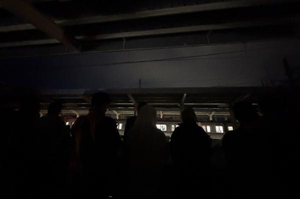 Stasiun Duri Sempat Gelap akibat Listrik Padam, Layanan KRL Dipastikan Normal