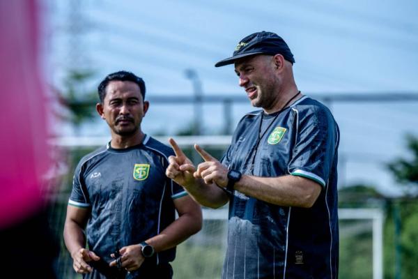 Bernardo Tavares Ungkap Bahaya Semen Padang, Persebaya Siap Tempur
