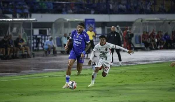 Persib Menang Dramatis atas Bali United, Kartu Merah Nyaris Jadi Petaka