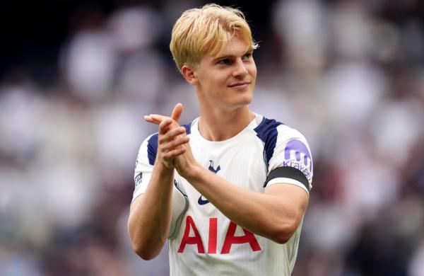 Gelandang muda Tottenham Hotspur, Lucas Bergvall. (Foto: The Independent)
