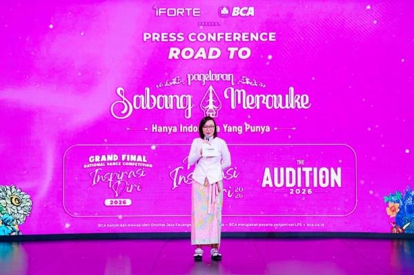 Wakil Menteri Ekonomi Kreatif Irene Umar memberikan kata sambutan pada Press Conference Road to Pagelaran Sabang Merauke - Hanya Indonesia Yang Punya. (Foto: dok iForte)