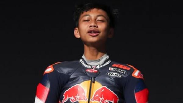 Kiandra Ramadhipa juara Race 2 Red Bull Rookies Cup Jerez 2026 usai manuver dramatis di lap terakhir meski start dari posisi 17. (Foto: IG/mk.ramadhipa212)