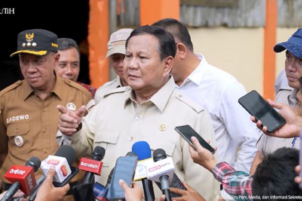 Prabowo Tinjau TPST di Banyumas, Lihat Teknologi Olah Sampah Jadi Genting