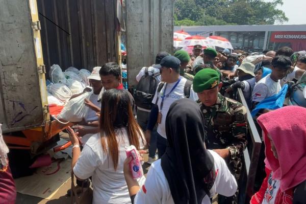 Buruh Dapat Paket Sembako saat May Day 2026 di Monas, Apa Saja Isinya?