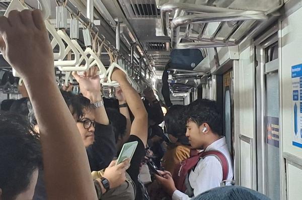 Gangguan Listrik, KRL Terhenti hingga AC Mati di Pondok Ranji Tangsel