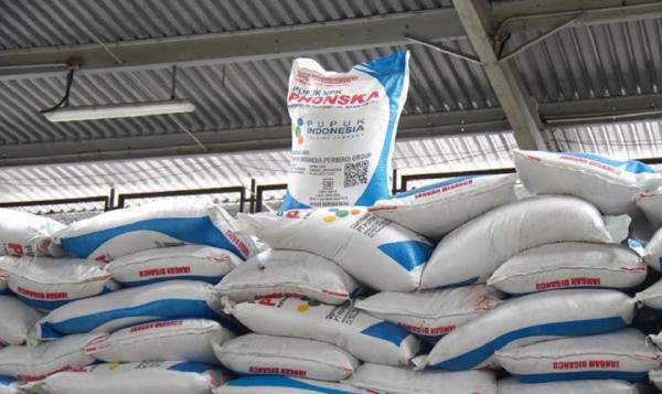 Prabowo Turunkan Harga Pupuk Subsidi 20 Persen untuk Petani