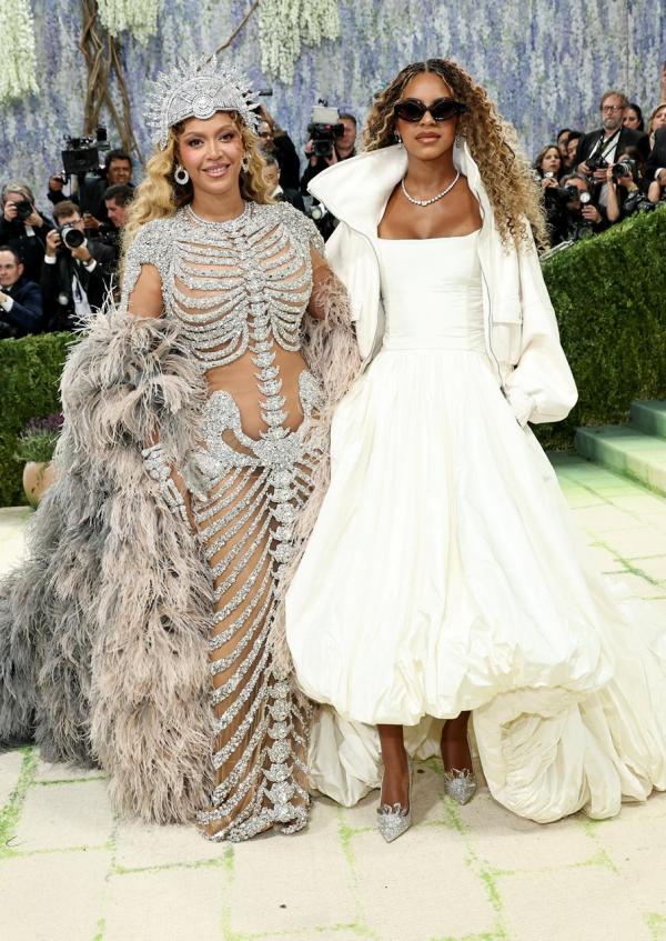 Beyonce dan Blue Ivy di Met Gala 2026. (Foto: X)