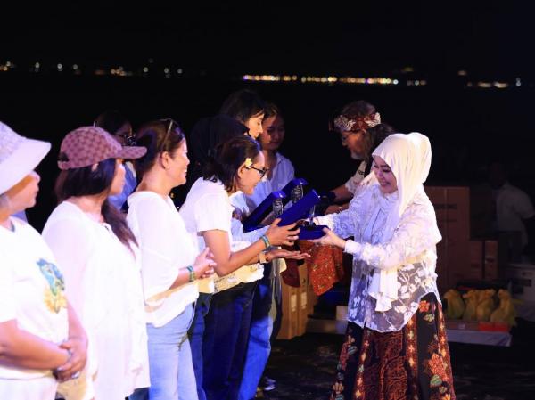 Praktisi herbal dan wellness, Founder & CEO Sanga Sanga, Riva Effrianti dan Founder PT Kutus Kutus Herbal, Bambang Pranoto. (Foto: Istimewa)