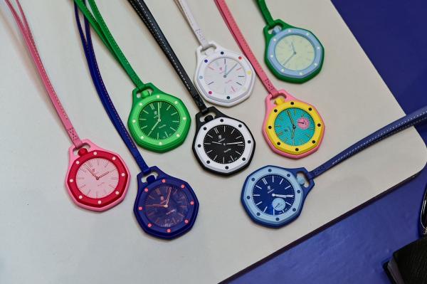 AP X Swatch Jam Audemars Piguet x Swatch yang kini diburu di seluruh dunia. (Foto: X)