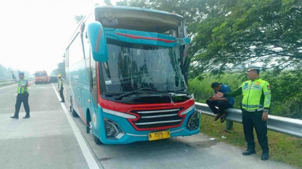 Kecelakaan Maut Bus Pariwisata dan Truk di Tol Jombang-Mojokerto, 1 Tewas