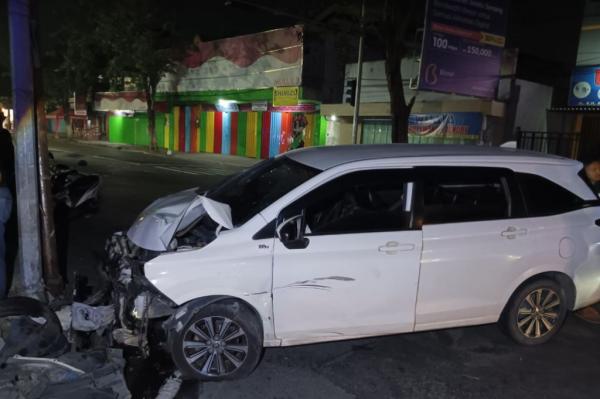 Kecelakaan Mobil Dikendarai Pelajar Tabrak 2 Motor di Jombang, 1 Terluka