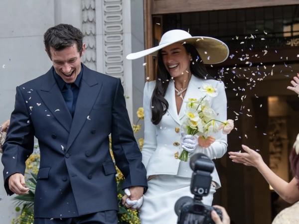 Dua Lipa menikah Dua Lipa dan Callum Turner menikah. (Foto: X)