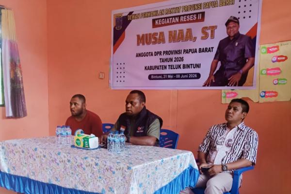 Anggota DPRD Papua Barat Musa Naa Perindo Anggota DPRD Papua Barat Musa Naa sekaligus politisi Partai Perindo Musa Naa menyerap aspirasi warga Teluk Bintuni saat reses. (Foto: Ist)
