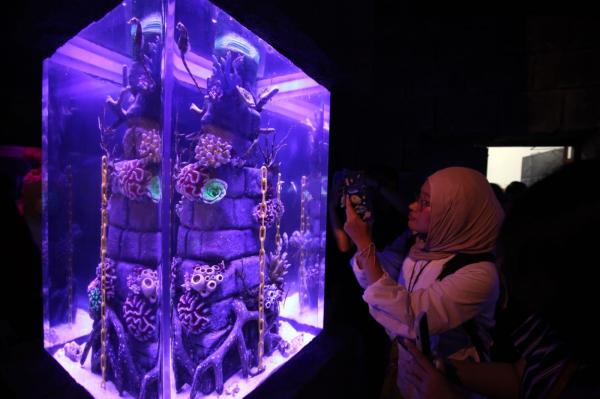 Pot-Bellied Seahorse BXSea Pengunjung menikmati koleksi terbaru Pot-Bellied Seahorse atau kuda laut perut besar di BXSea. (Foto: iNews/Isra Triansyah)