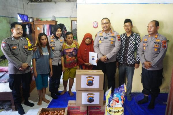 Nenek Penjaga Parkir di Brebes yang Menggagalkan Pencurian Rp3,6 Miliar Mendapat Apresiasi dari Kepolisian. (Foto: Ist)