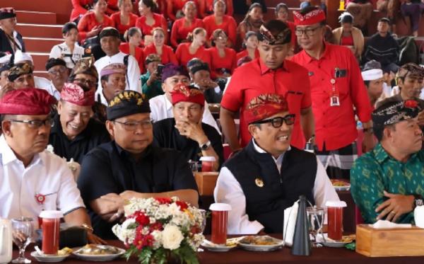 Bupati Tabanan, Dr I Komang Gede Sanjaya saat membuka festival budaya. (Foto: ist)