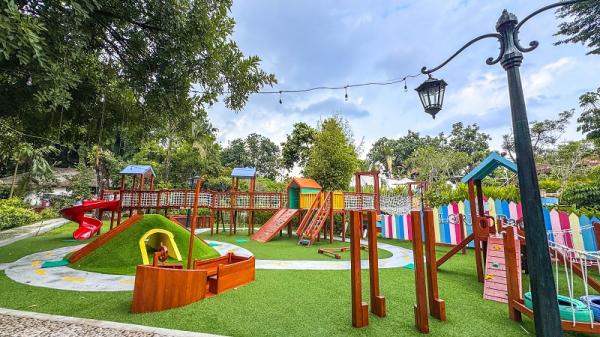 Wahana bermain outdoor anak di Lorin Solo Hotel. (Foto: dok Lorin)