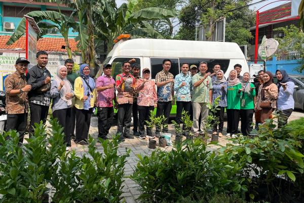 Peserta edukasi urban farming di Kebun Gangnam, Kelapa Gading, Jakarta Utara. (Foto: Rizky Agustian)