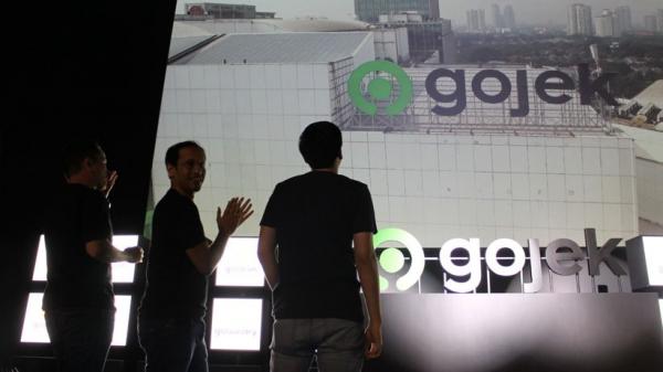  Gojek  Beli Saham Perusahaan Pengelola  Hypermart