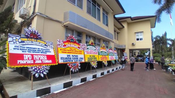 Ratusan Perangkat Desa Datangi Mapolresta, Ada Apa?