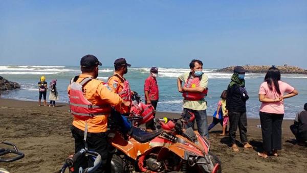 Liburan ke Pantai Sodong, Bocah 8 Tahun Hilang Terseret Ombak