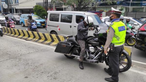 Terobos Jalur Busway, Rombongan Moge Ditilang