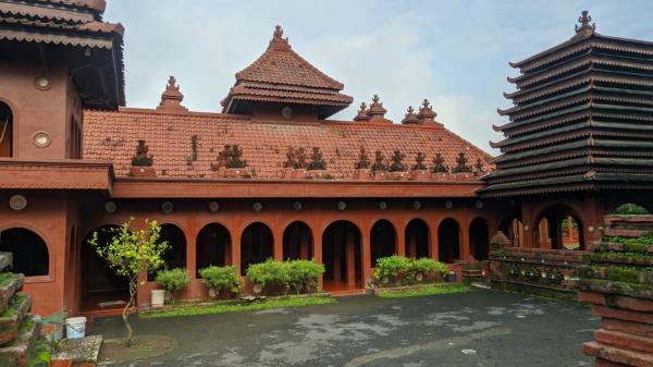 Masjid Merah Kedung Menjangan, Konon Dibangun Hanya Memakan Waktu 100 Hari