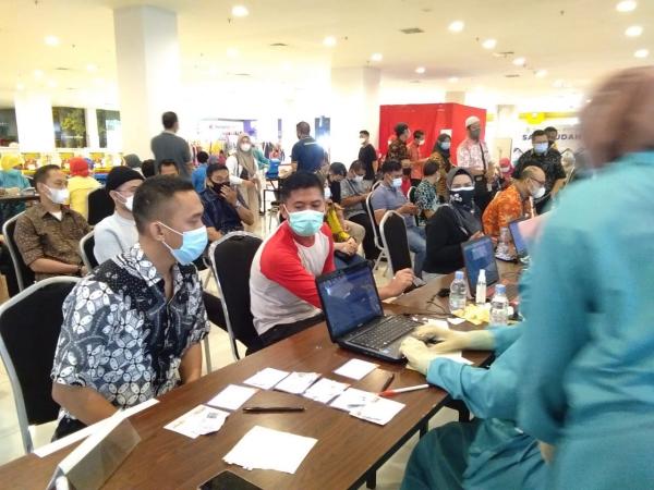 Vaksinasi Covid - 19 di Kota Cirebon Sasar Pelayan Publik Hingga Pelaku Usaha