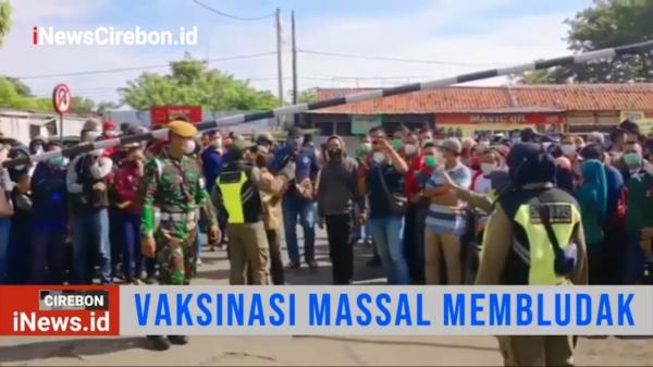 Vaksinasi Massal di Kota Cirebon Membludak