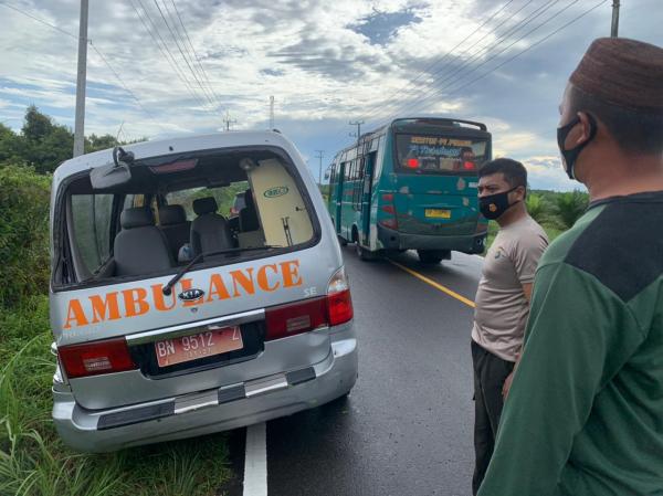 Usai Antar Jenazah Covid-19, Ambulan Terbalik di Bangka Barat
